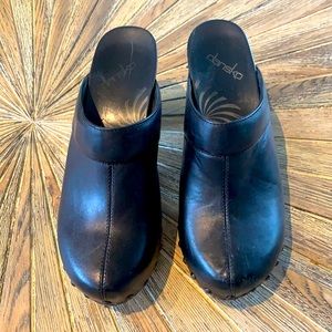 Dansko size 38 healed mule